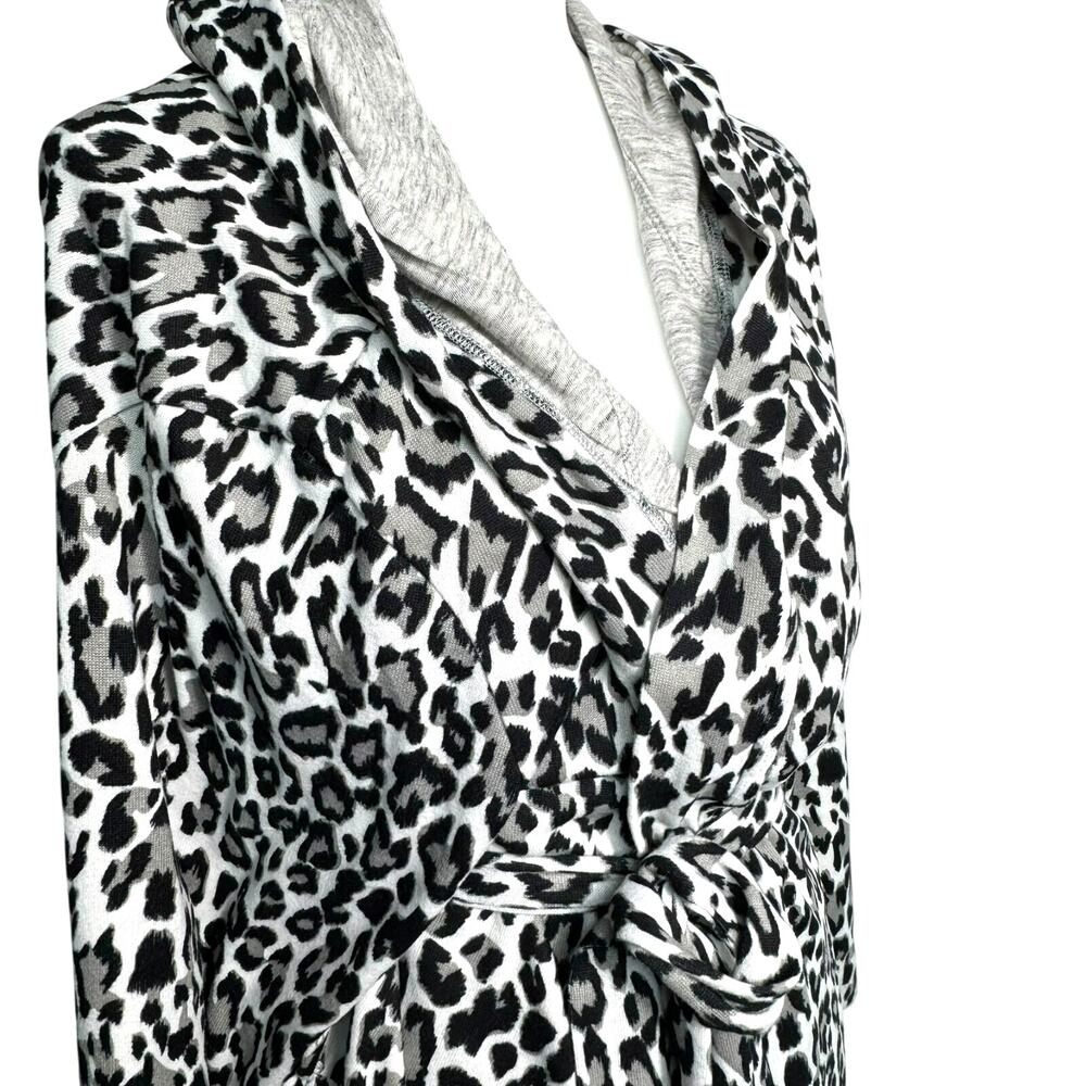 BLUE LIFE Women's S/M White Leopard Print Robe Belted Soft Thick Made in USA